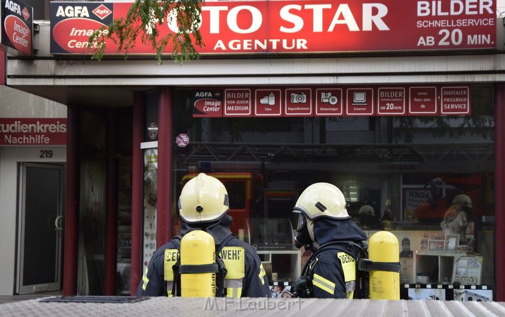 Feuer 2 Koeln Nippes Neusserstr P114.JPG - Miklos Laubert